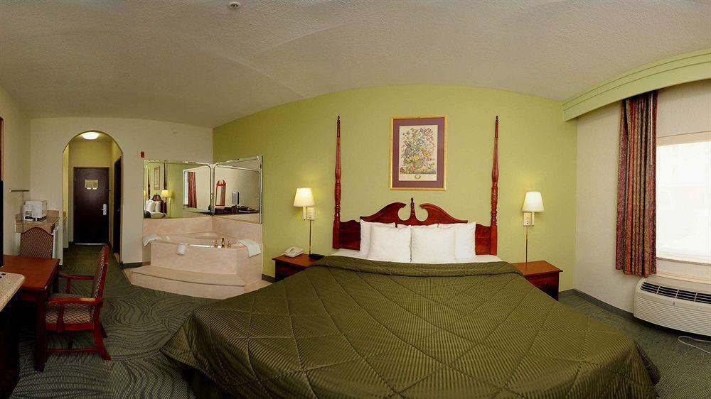 Econo Lodge Inn & Suites East Houston Exterior photo