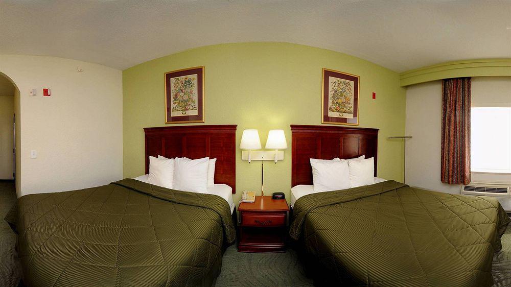 Econo Lodge Inn & Suites East Houston Interior photo